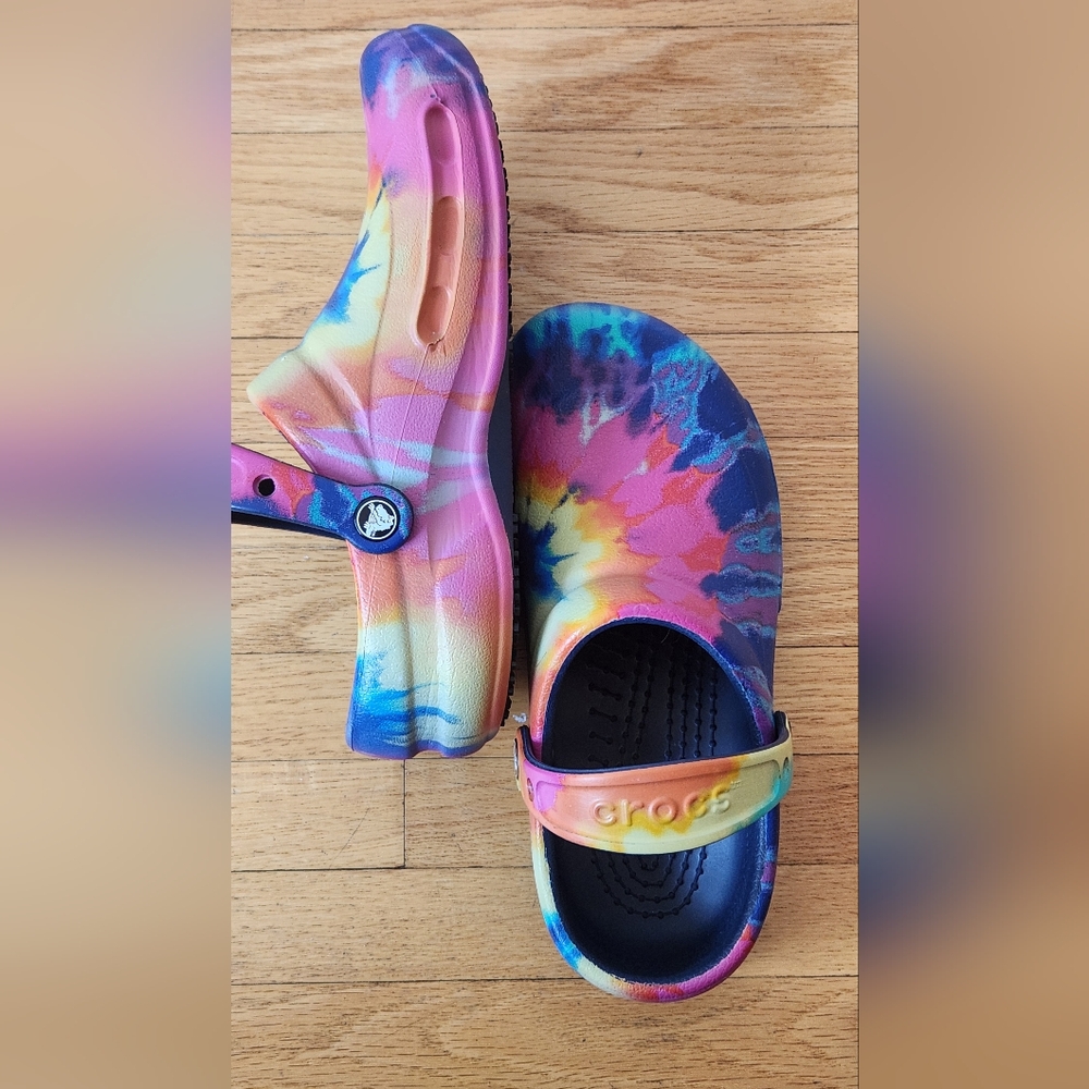 CROCS Pink and Blue Water Shoes Vibrant Design